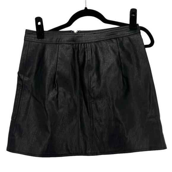The Vintage Shop Black "Leather" Skirt Zip Up Size Large - Picture 2 of 6
